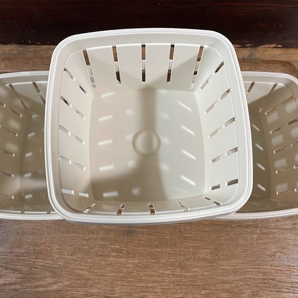 Lot of 3 Plastic Strawberry Baskets Fruit Baskets Action Industries Inc USA - Picture 2 of 5